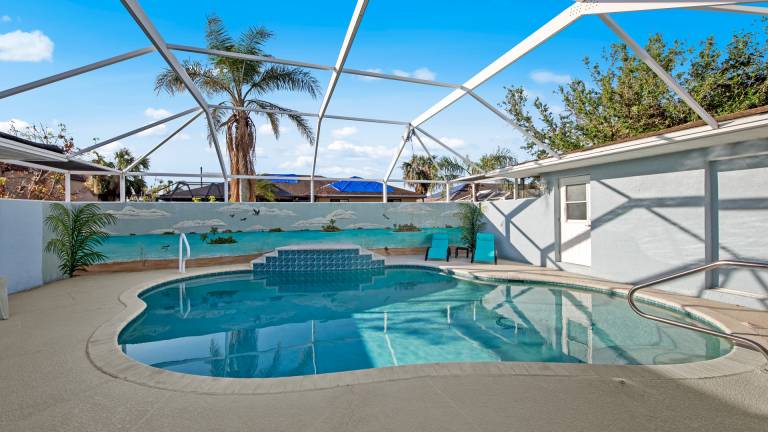 Vacation home with grill & private pool | Water view — photo 2