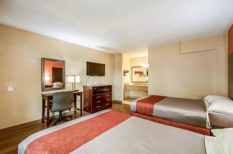 Motel 6 Washington, DC - Convention Center — photo 2