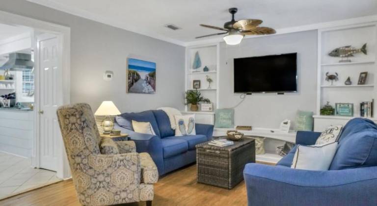House | Beach nearby | Pets allowed — photo 3
