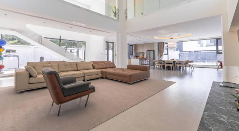 TML-6 bedrooms-independent swimming pool and Luxury KTV room and fitness area and pool table — photo 4