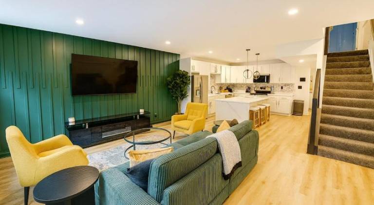 House | Pets are welcome in Pittsburg, PA