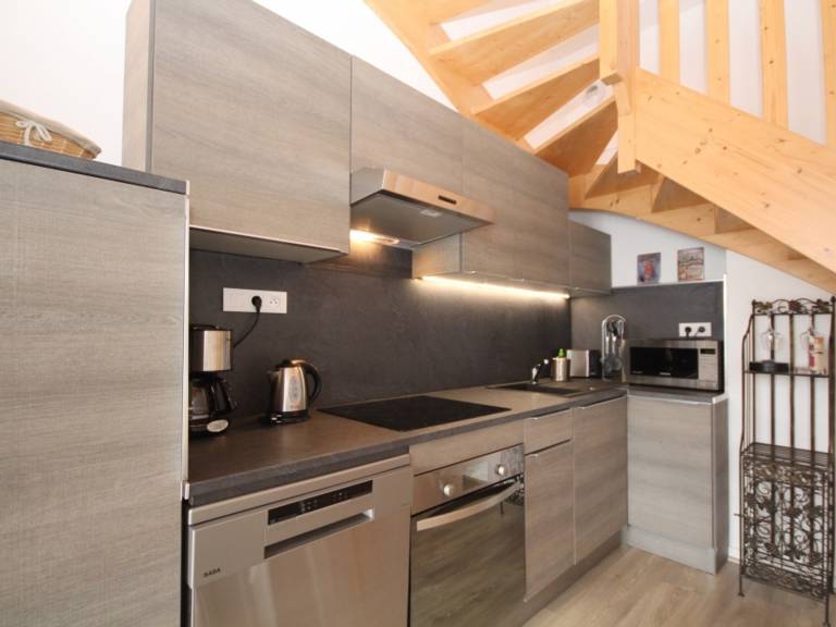 Apartment with 2 rooms for 6 persons — photo 3