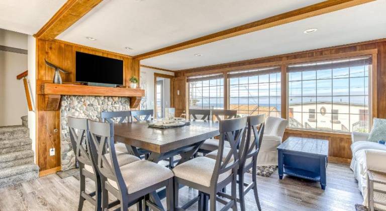 Vacation home with 5 rooms for 10 persons in Lincoln City, OR