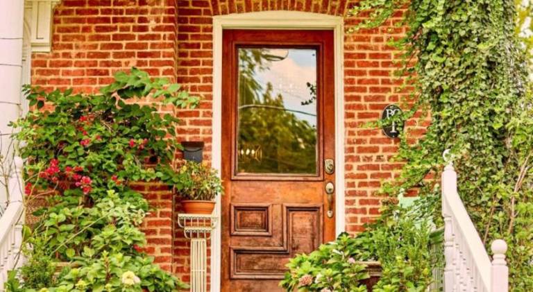 1890 Victorian Garden Home Bed and Breakfast in Kent, KY