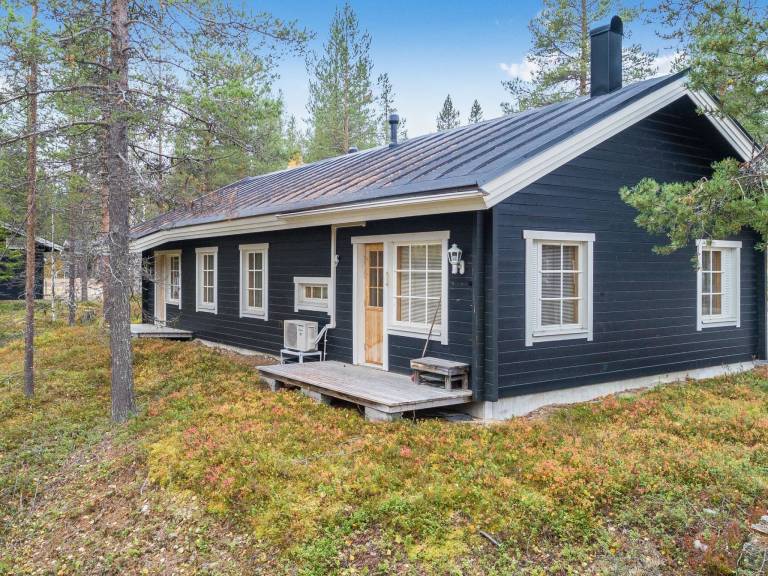 Charming vacation home with sauna | Pets are welcome — photo 3