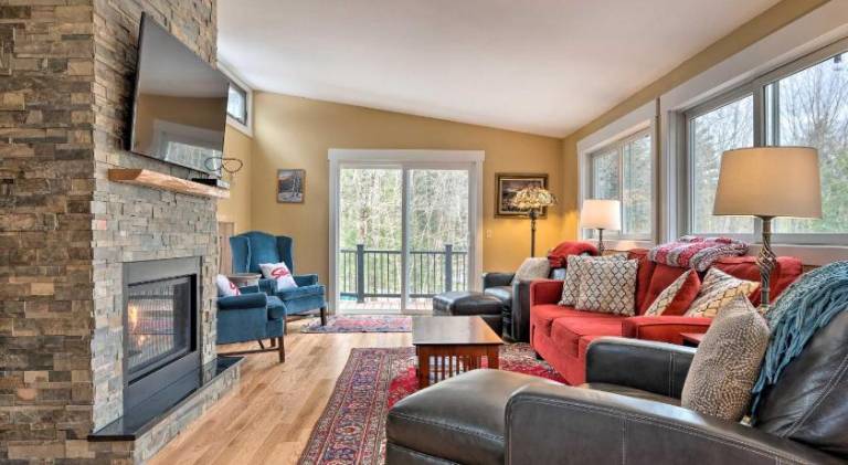 Cozy Home with Sauna Mins to Stowe Mountain Resort — photo 2