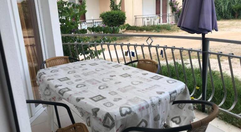 Holiday apartment with terrace, garden & grill | Beach nearby | Perfect for remote work | Pets allowed — photo 3
