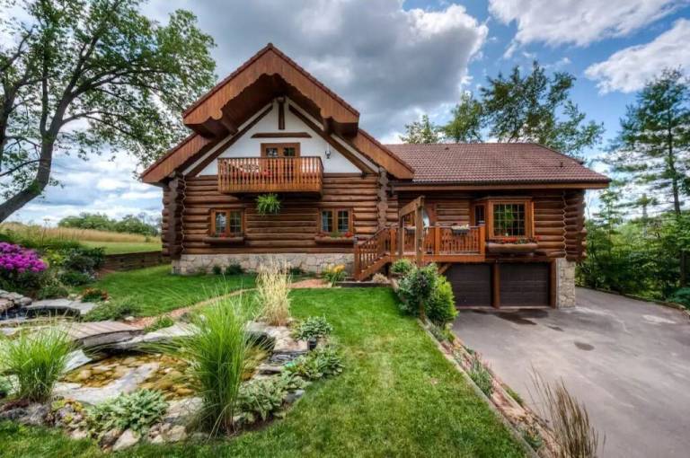 House  Elora