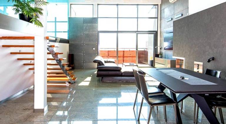 Apartment with pool — photo 3