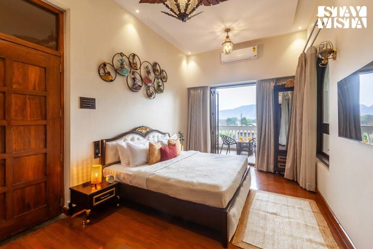 Big villa with pool, jacuzzi & garden | Pets are welcome — photo 2
