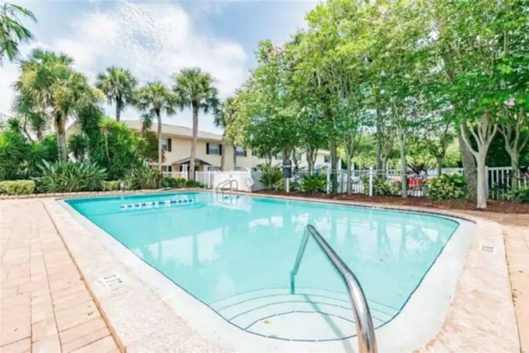 Condo Largo
