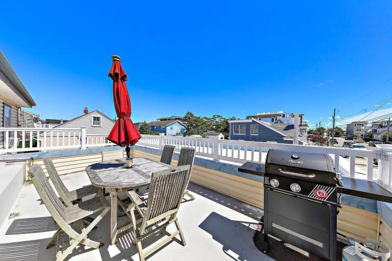 Apartment Ship Bottom