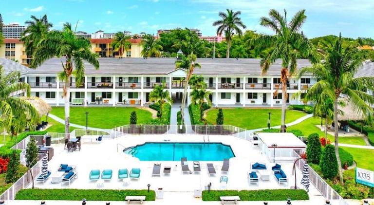 Waterfront 2BR Intracoastal Views Walk to Beach Pool and Hot Tub — photo 5
