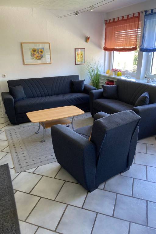 Apartment with terrace & garden — photo 3