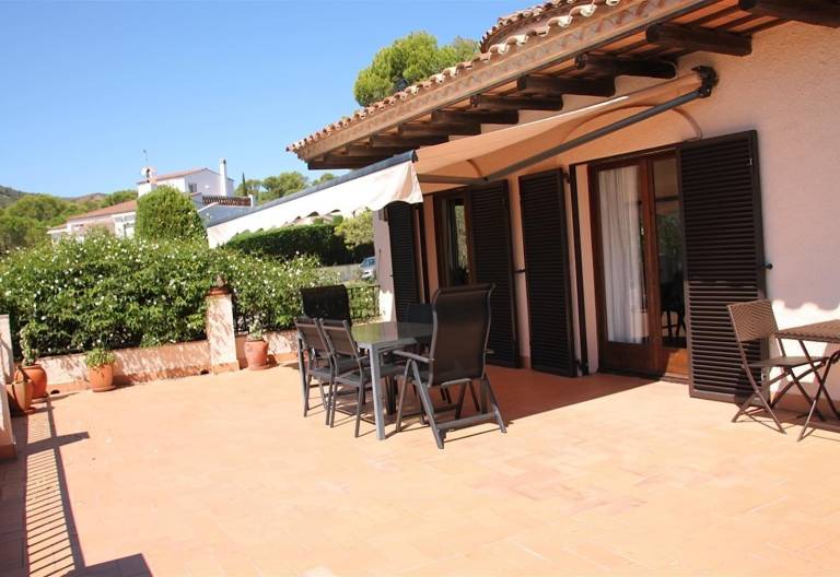 Fully equipped villa with terrace, barbeque & private pool | Garden view | Pets allowed — photo 5