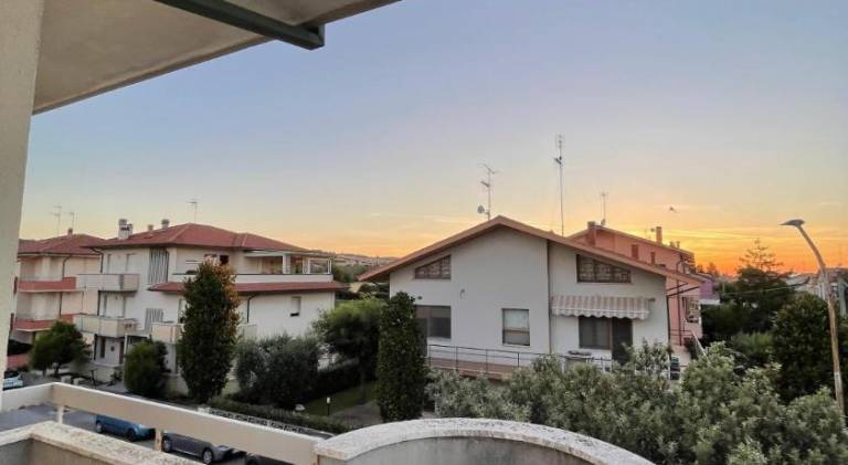 Holiday apartment with 2 rooms for 4 persons in Fano