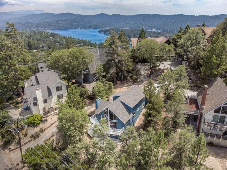 Cabin Lake Arrowhead