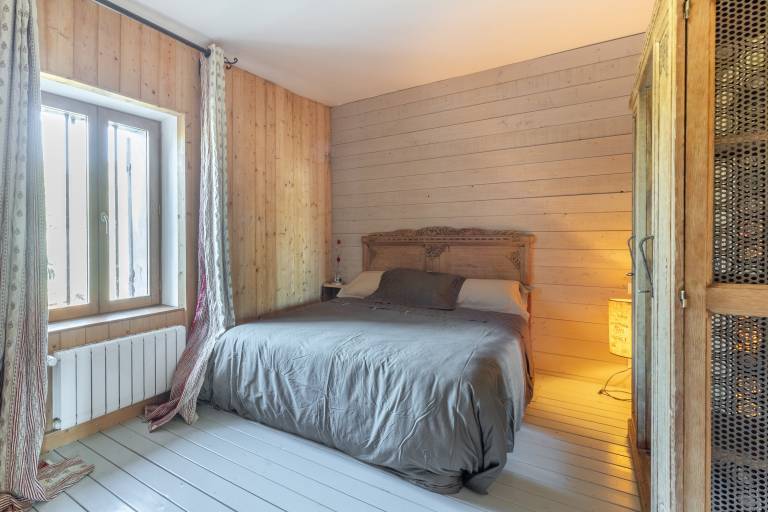 Vacation home with yard — photo 3