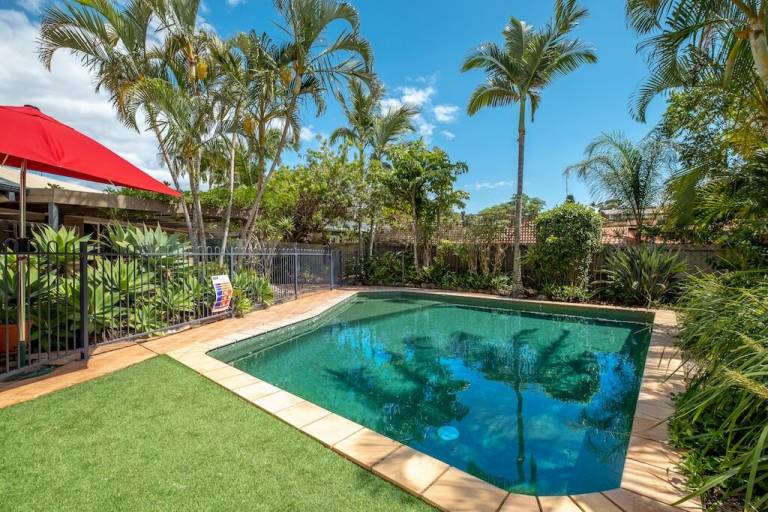 House  Benowa