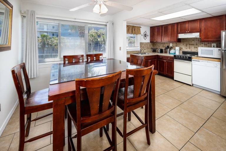 210C - 2BR/2 Bath at Seaspray Condos on Okaloosa Island, Fort Walton Beach, Fl — photo 5