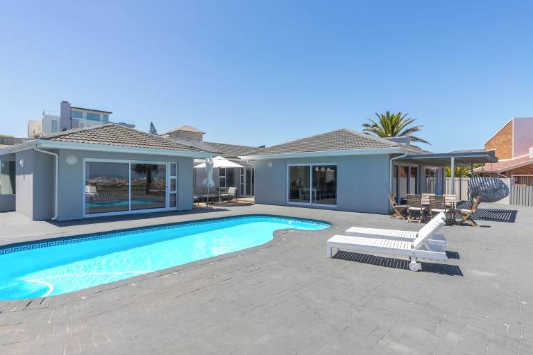 Villa  Melkbosstrand