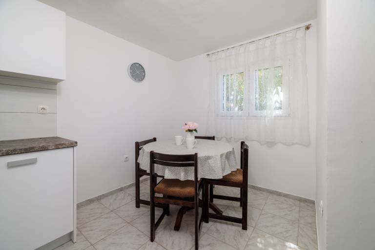 Fully equipped holiday apartment with grill & patio | Garden view | Next to the beach | Dogs allowed — photo 4