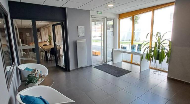 Serviced apartment with terrace in La Rochelle
