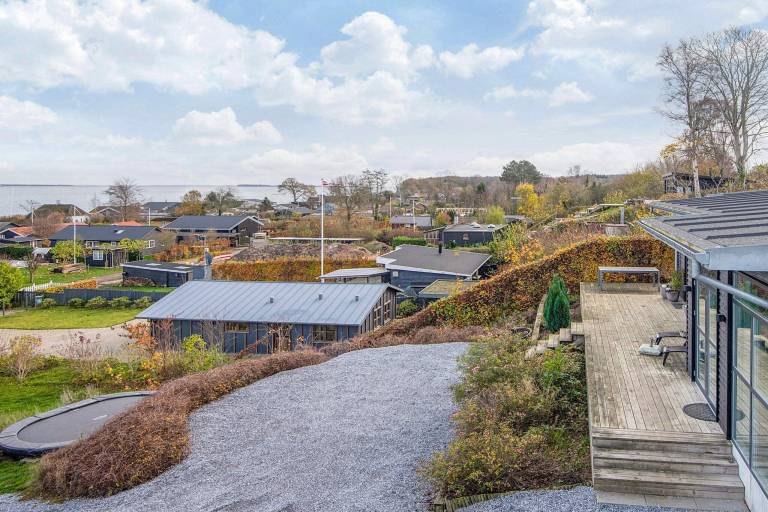 Fully equipped beautiful house with patio & yard | Close to the beach | Pets are welcome in Kolding