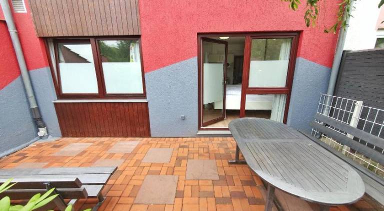 Serviced apartment with terrace & yard | Pets allowed — photo 3