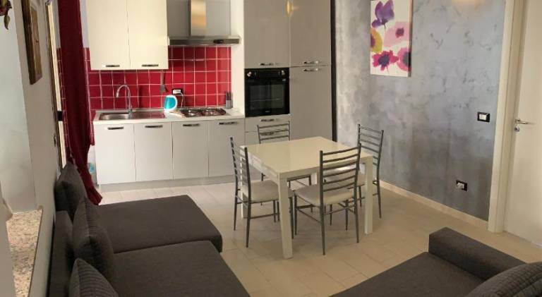 Apartment with patio — photo 4