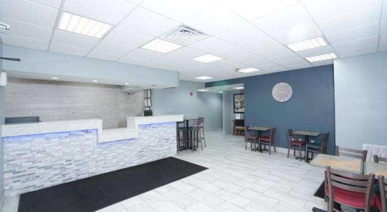 Red Carpet Inn & Suites — photo 3