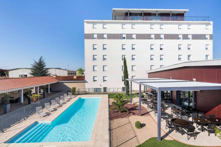 Hotel Gatsby by HappyCulture in Chassieu