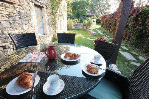 Domaine Pagel Gite nature piscine chauffee vaste jardin avec activites enfants — photo 5