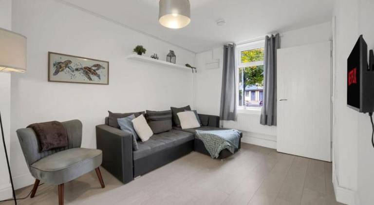 3Bedroom Home Near Cardiff Central with Garden — photo 2