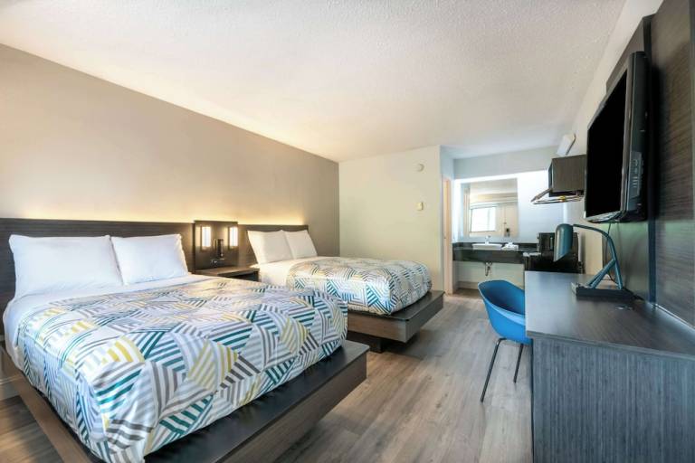 Motel  Montclaire South