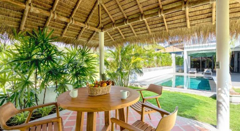 Villa with garden, patio & private pool — photo 3