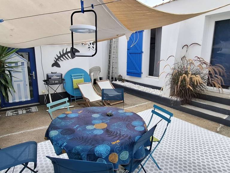 Vacation home with grill — photo 3