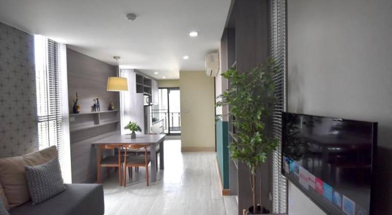 Beautiful rental apartment with yard, terrace & pool | Perfect for remote work | Dogs allowed — photo 2