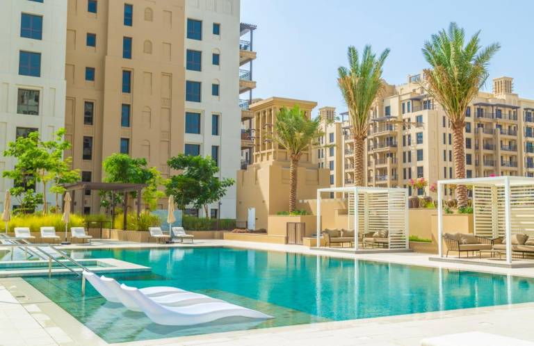 Rental apartment with garden, jacuzzi & pool | Near Souk Madinat Jumeirah | Water view in Dubai