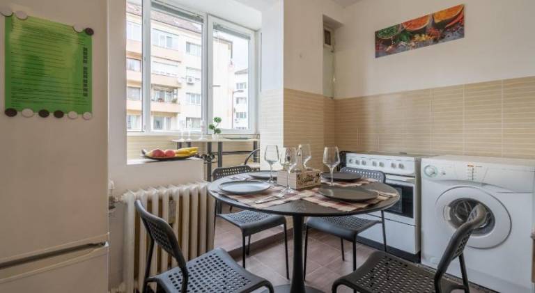 Vivid Condo by NDK and Vitosha Blvd with Free Secured Parking and AC — photo 4