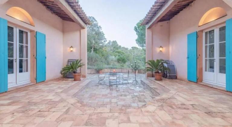 Fully equipped villa with garden, pool & terrace | Suitable for remote work | Pets allowed — photo 5