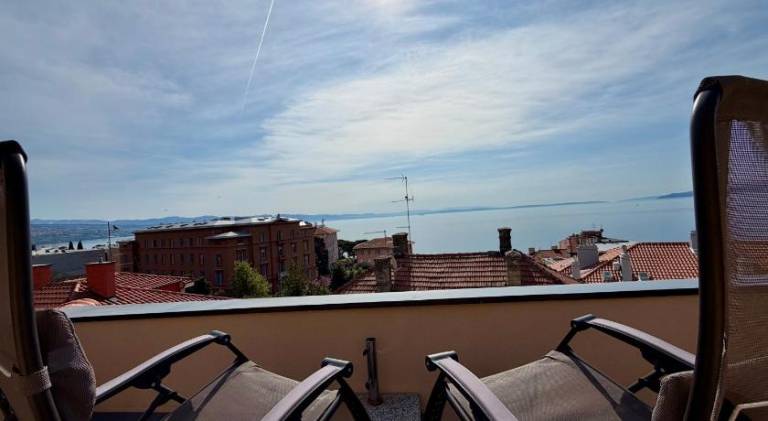 Beautiful holiday apartment with hot tub | Pet-friendly in Lovran