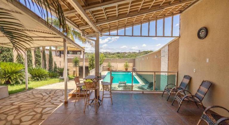 Casa 4 Quartos c/ Varanda Gourmet e Piscina — photo 2