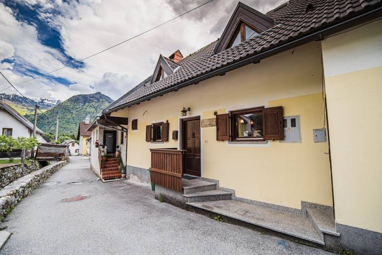 Apartma  Krn