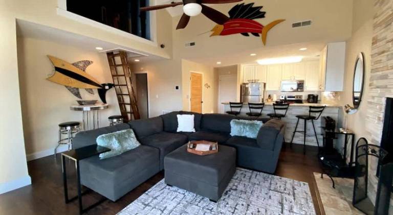 Vacation home with pool — photo 3