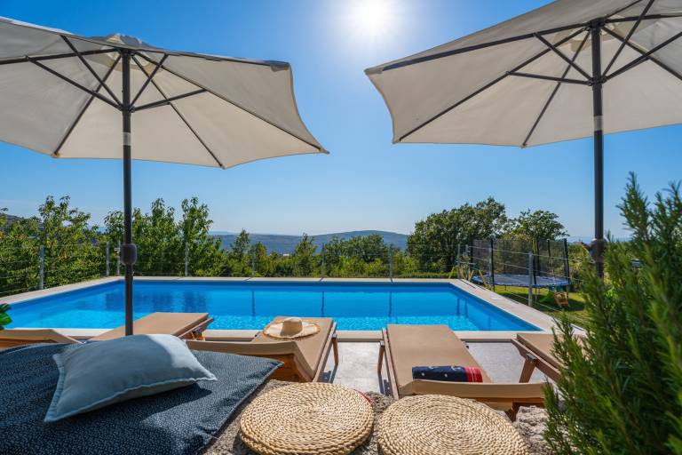 Villa with jacuzzi, private pool & barbeque | Mountain view — photo 5