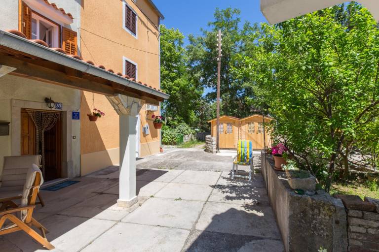 House with terrace & garden — photo 4