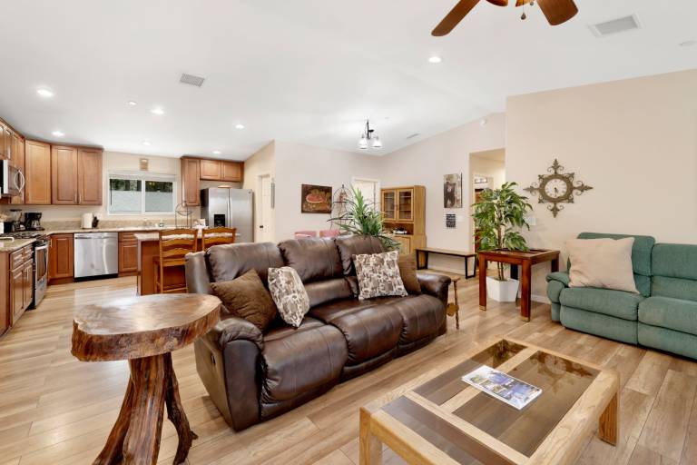 Family-friendly nice cabin with jacuzzi & BBQ | Lake view | Dogs allowed — photo 2