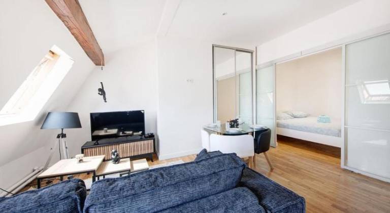Holiday apartment with 1 room for 4 persons in Lyon