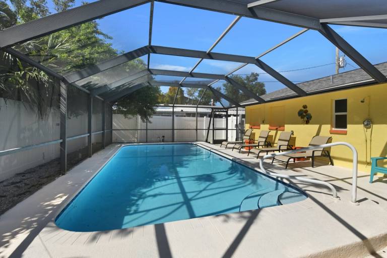 Child-friendly pleasant vacation home with terrace, BBQ & private pool | Next to the beach | Pet-friendly in Fort Myers Beach, FL